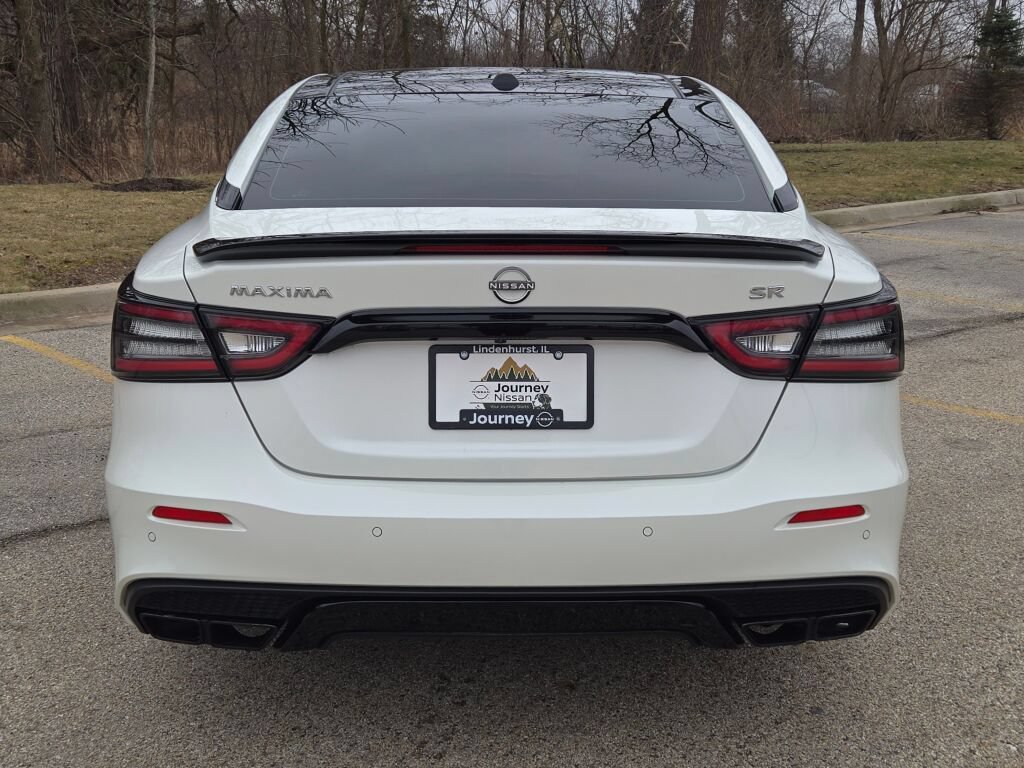 Used 2023 Nissan Maxima SR w/ Sport Mat Group FWD image 13