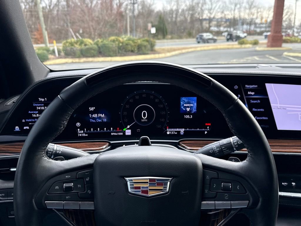 Used 2024 Cadillac Escalade ESV Premium Luxury image 14