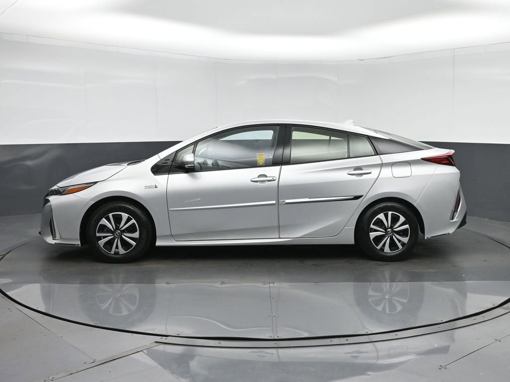 Used 2017 Toyota Prius Prime Premium FWD image 4