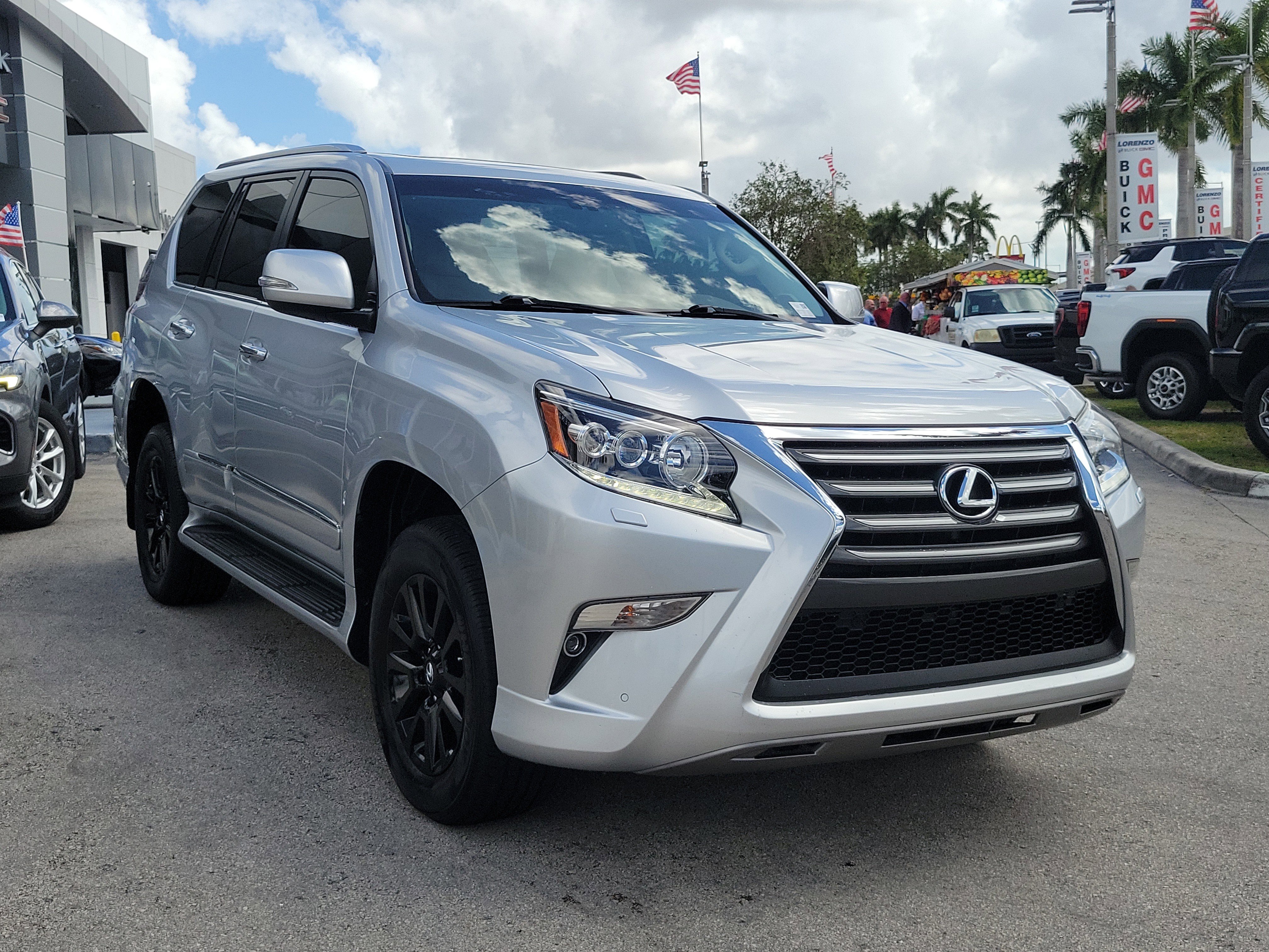 Used 2019 Lexus GX 460 Premium w/ Premium Package image 3