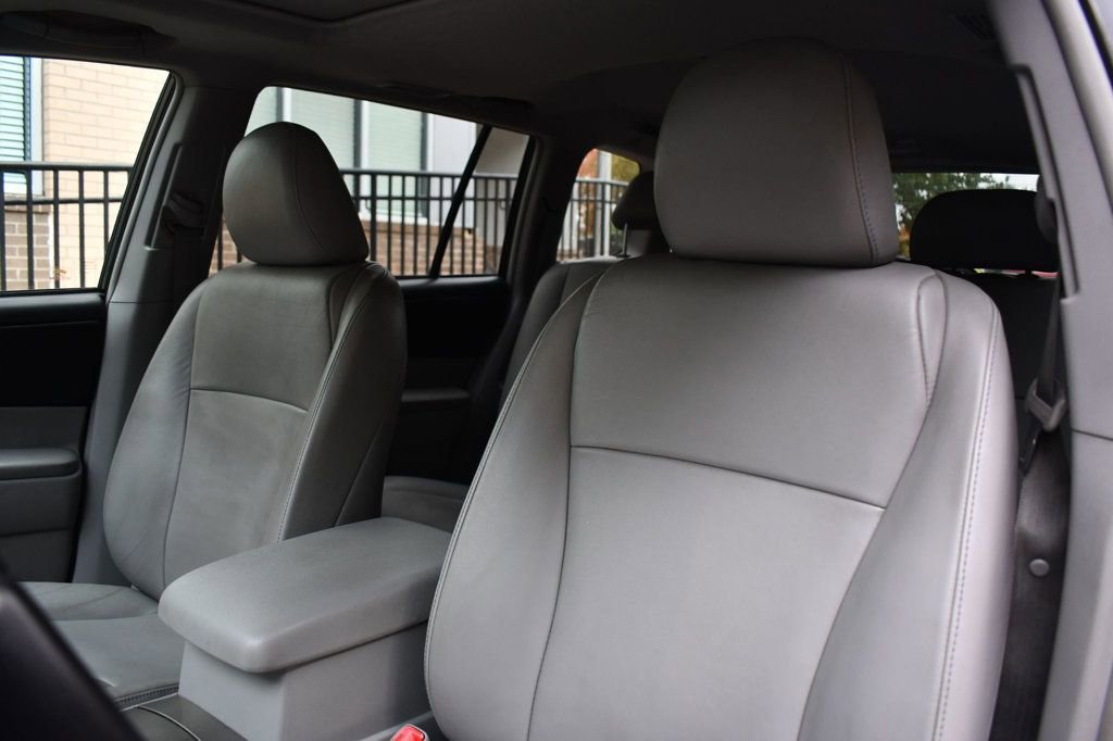 Used 2013 Toyota Highlander SE image 21