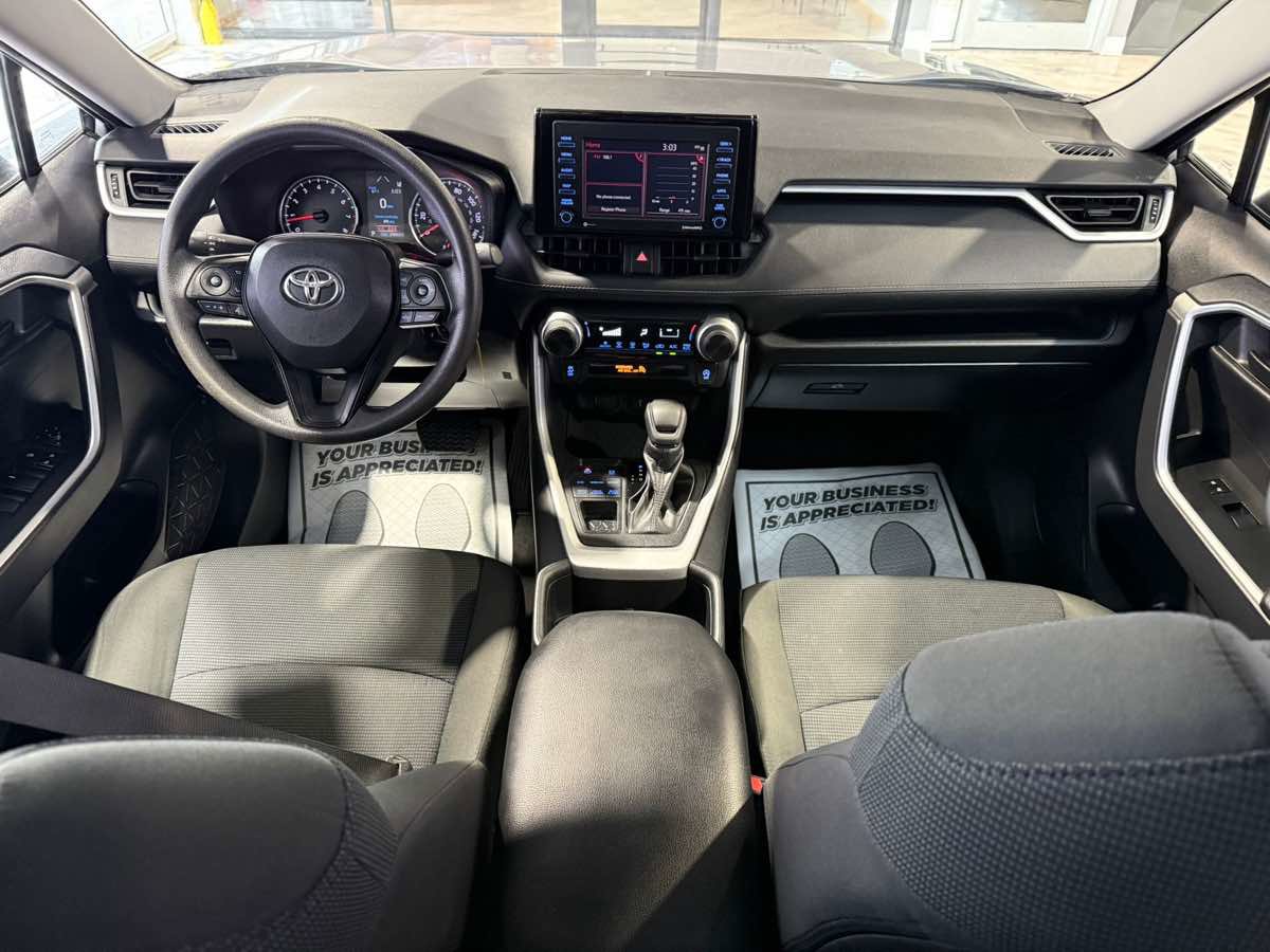 Used 2022 Toyota RAV4 LE image 38