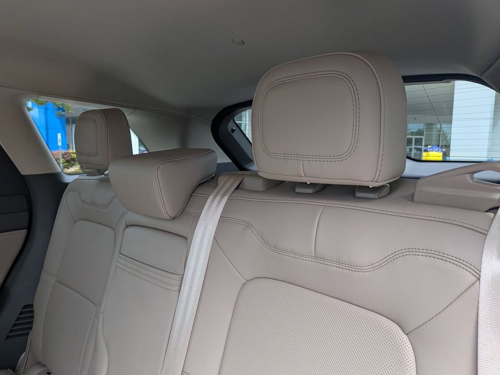 Used 2023 Lincoln Corsair Reserve image 28