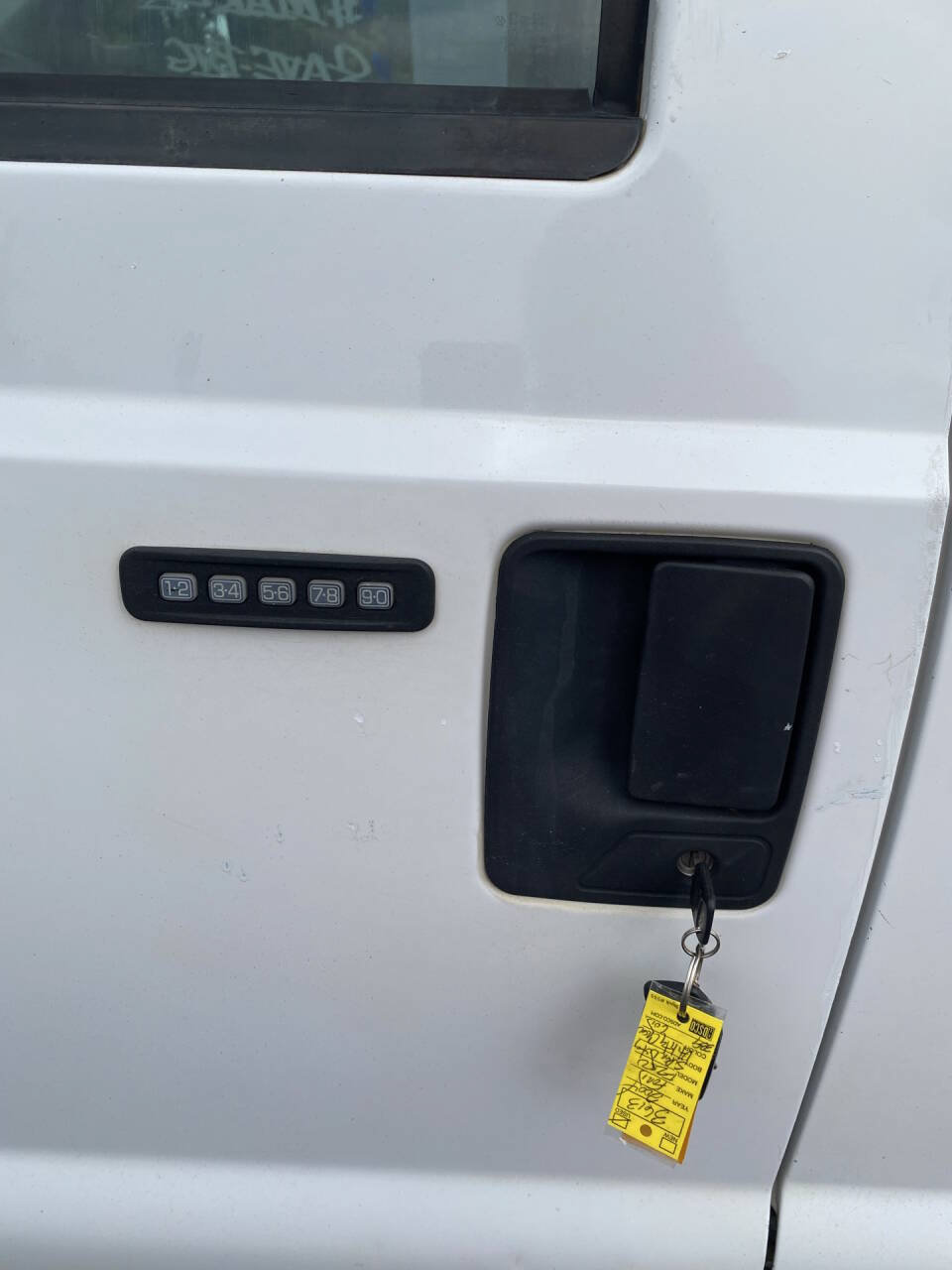 Used 2004 Ford F250 Lariat RWD image 9