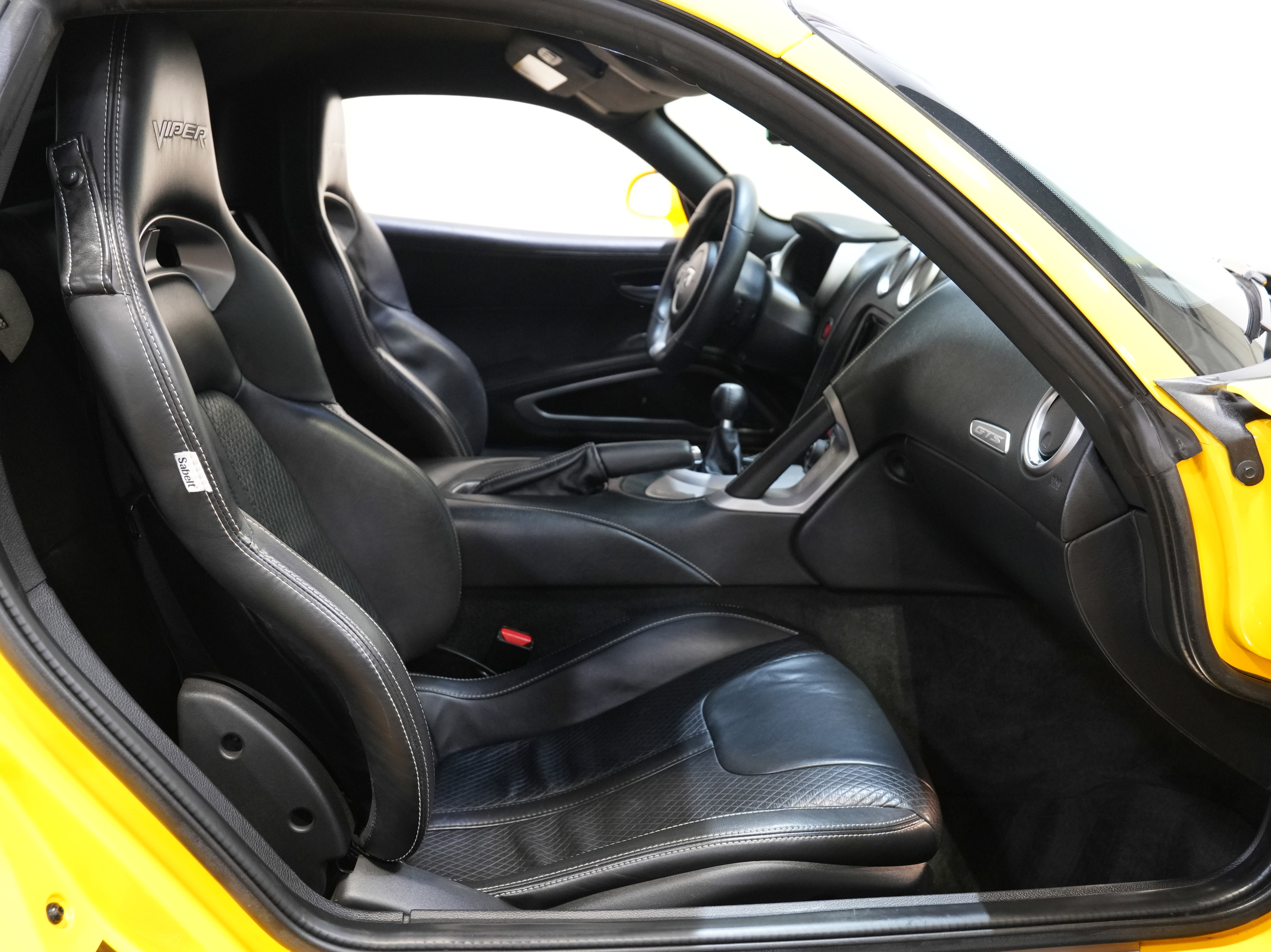 Used 2013 SRT Viper GTS w/ GTS Laguna Interior Pkg image 33