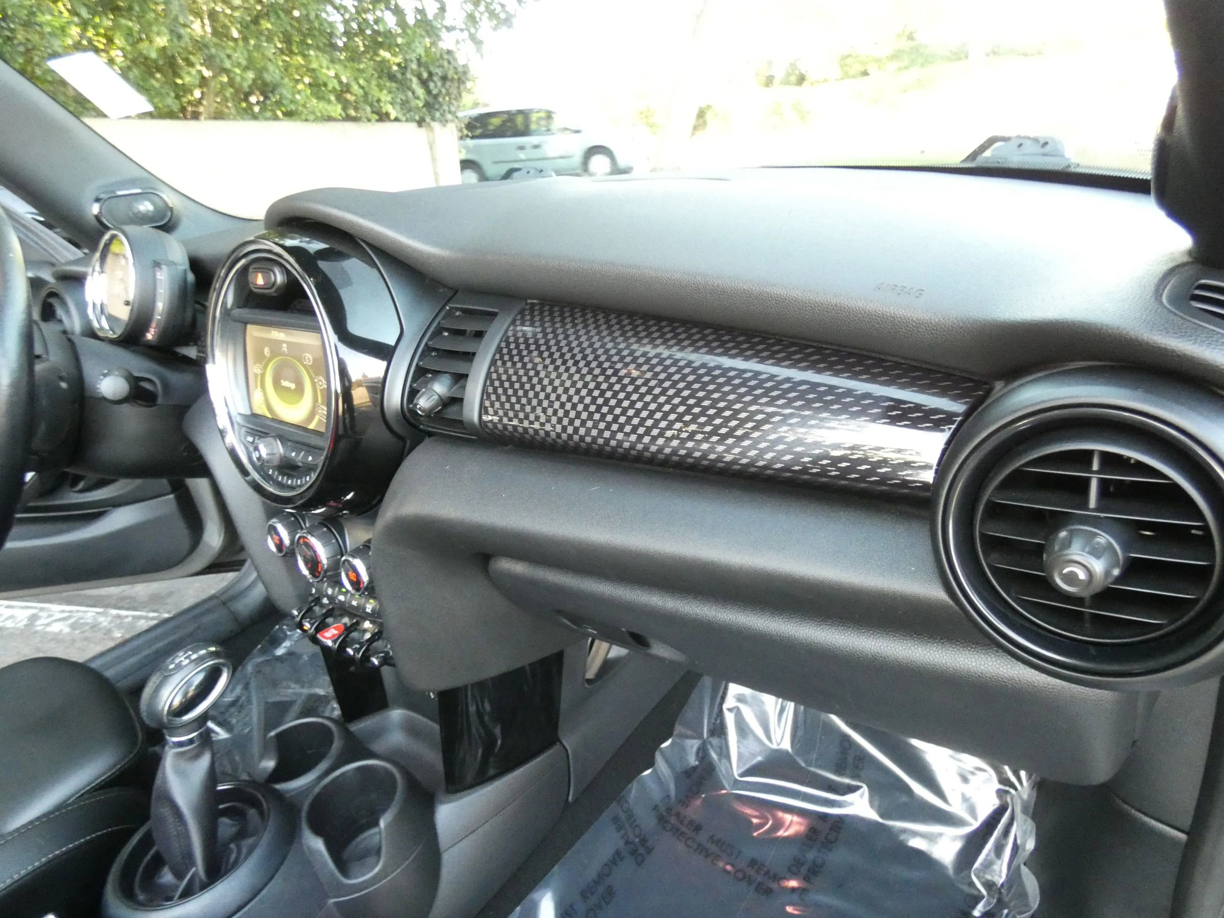 Used 2018 MINI Cooper S w/ Premium Package image 32