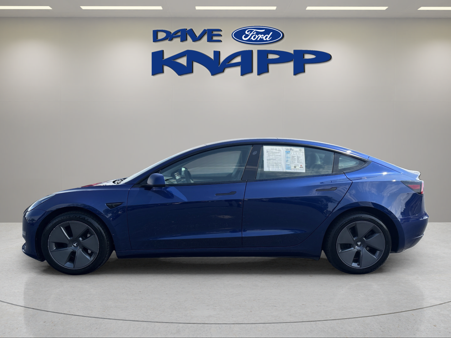 Used 2023 Tesla Model 3 Standard Range RWD image 4
