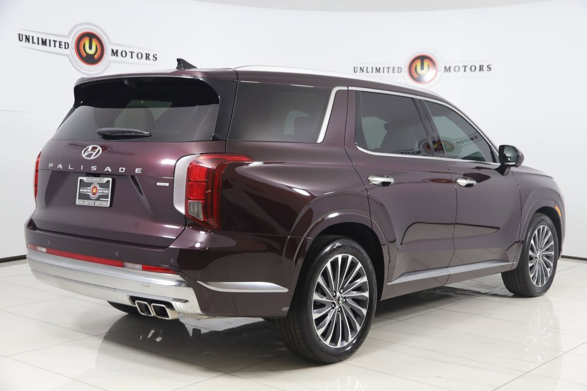 Used 2024 Hyundai Palisade Calligraphy AWD/4WD image 3