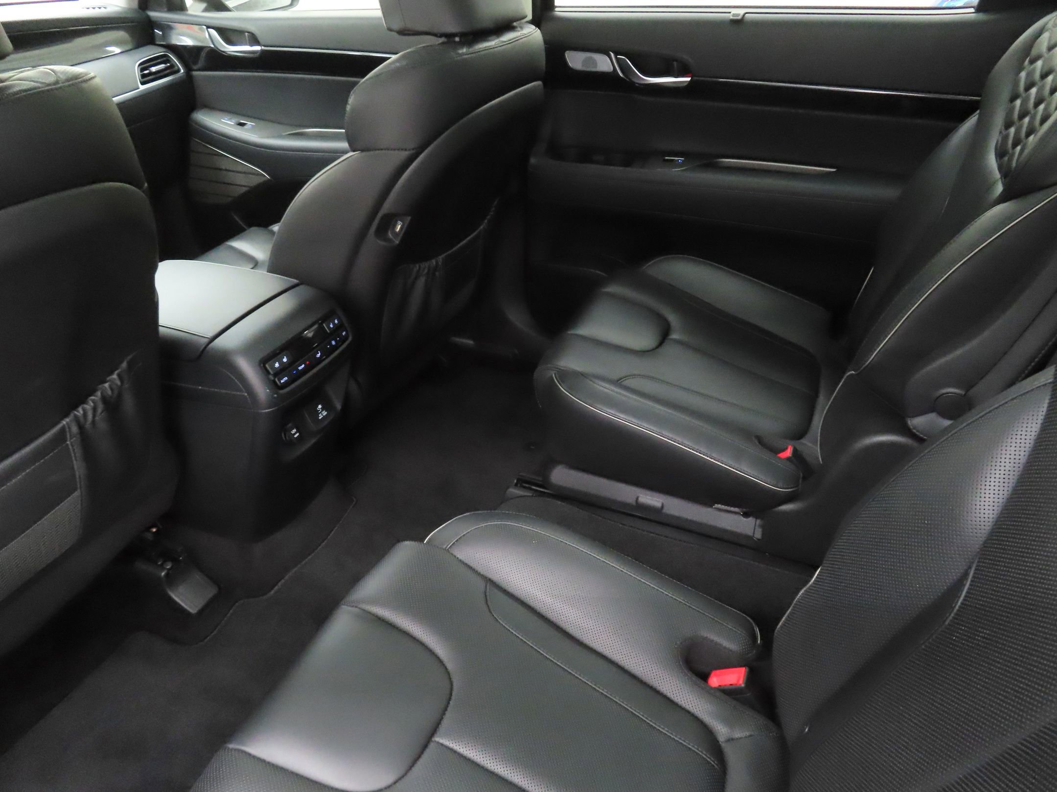 Used 2021 Hyundai Palisade Limited w/ Cargo Package image 23