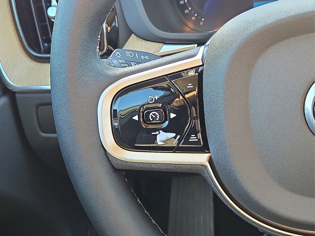 New 2026 Volvo XC60 B5 Core w/ Climate Package image 19