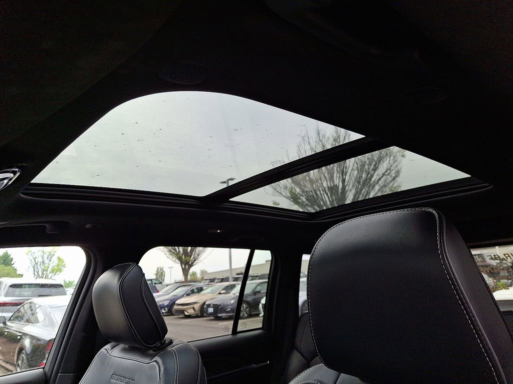 Used 2023 Jeep Grand Cherokee Overland image 12