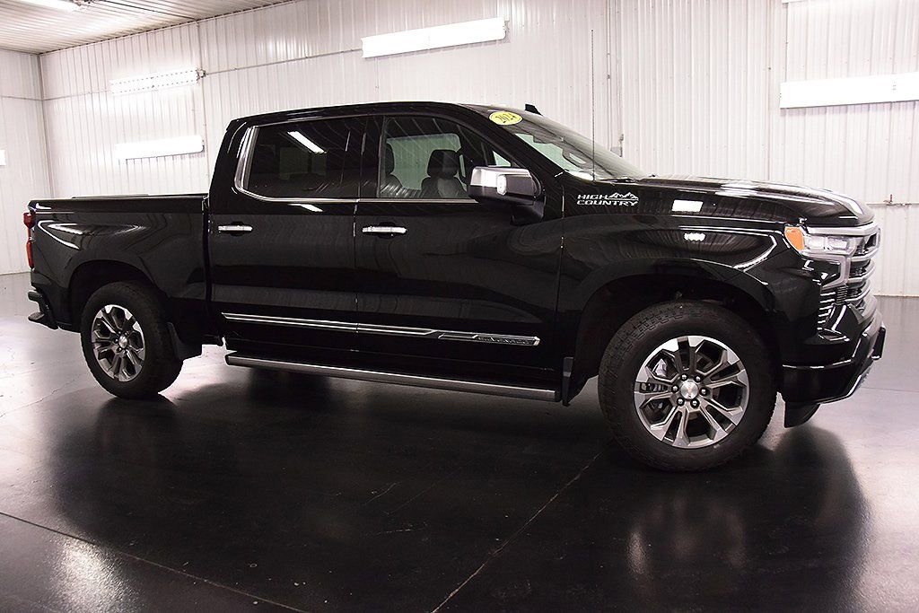 Used 2024 Chevrolet Silverado 1500 High Country w/ Z71 Off-Road Package image 9
