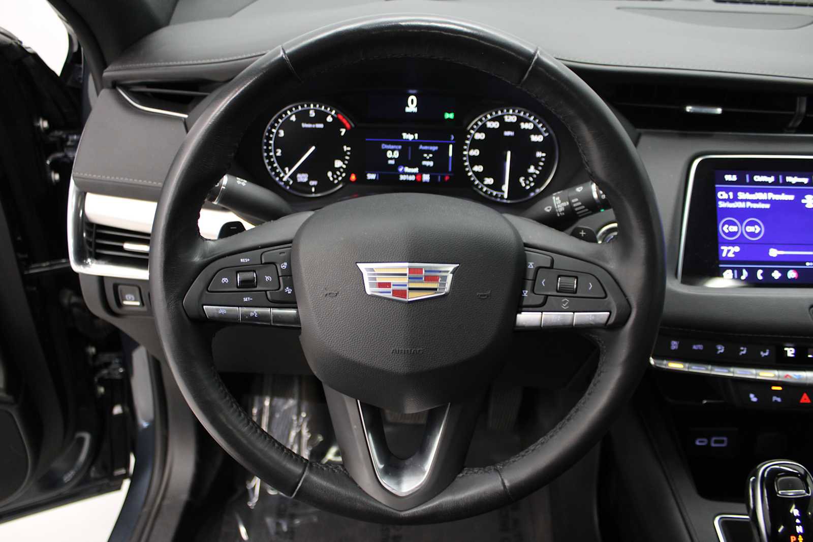 Used 2020 Cadillac XT4 Premium Luxury w/ Cold Weather Package image 20