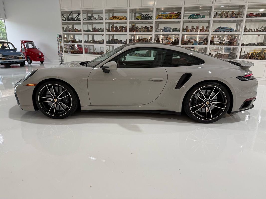 Used 2024 Porsche 911 Turbo S AWD/4WD image 3