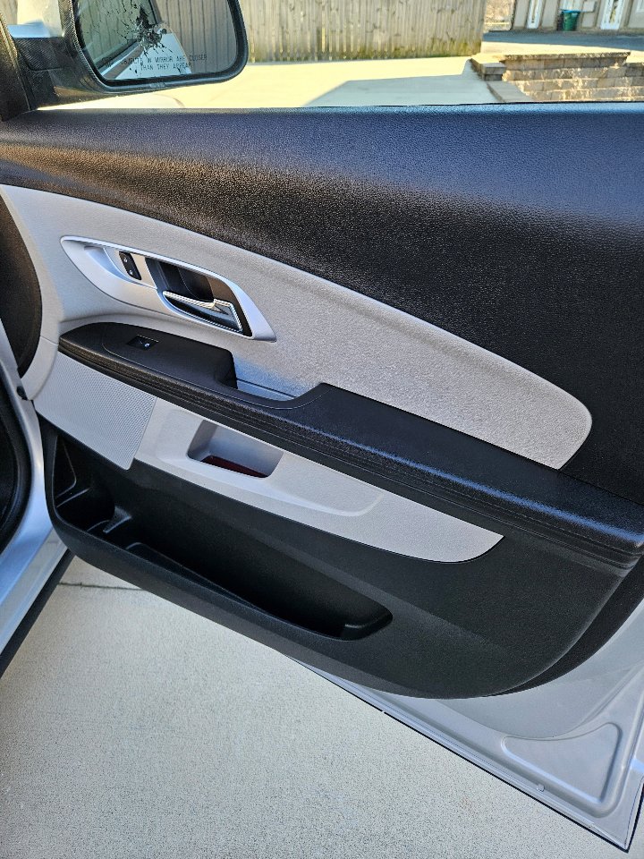 Used 2016 Chevrolet Equinox LT w/ Convenience Package image 11