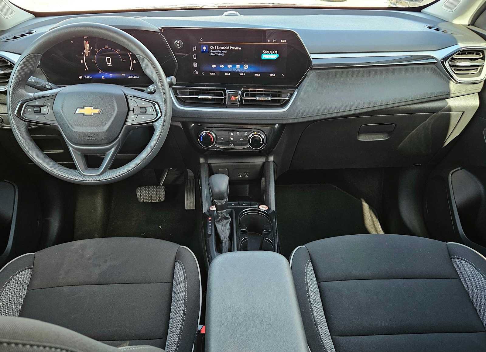 Used 2025 Chevrolet TrailBlazer LT FWD image 13