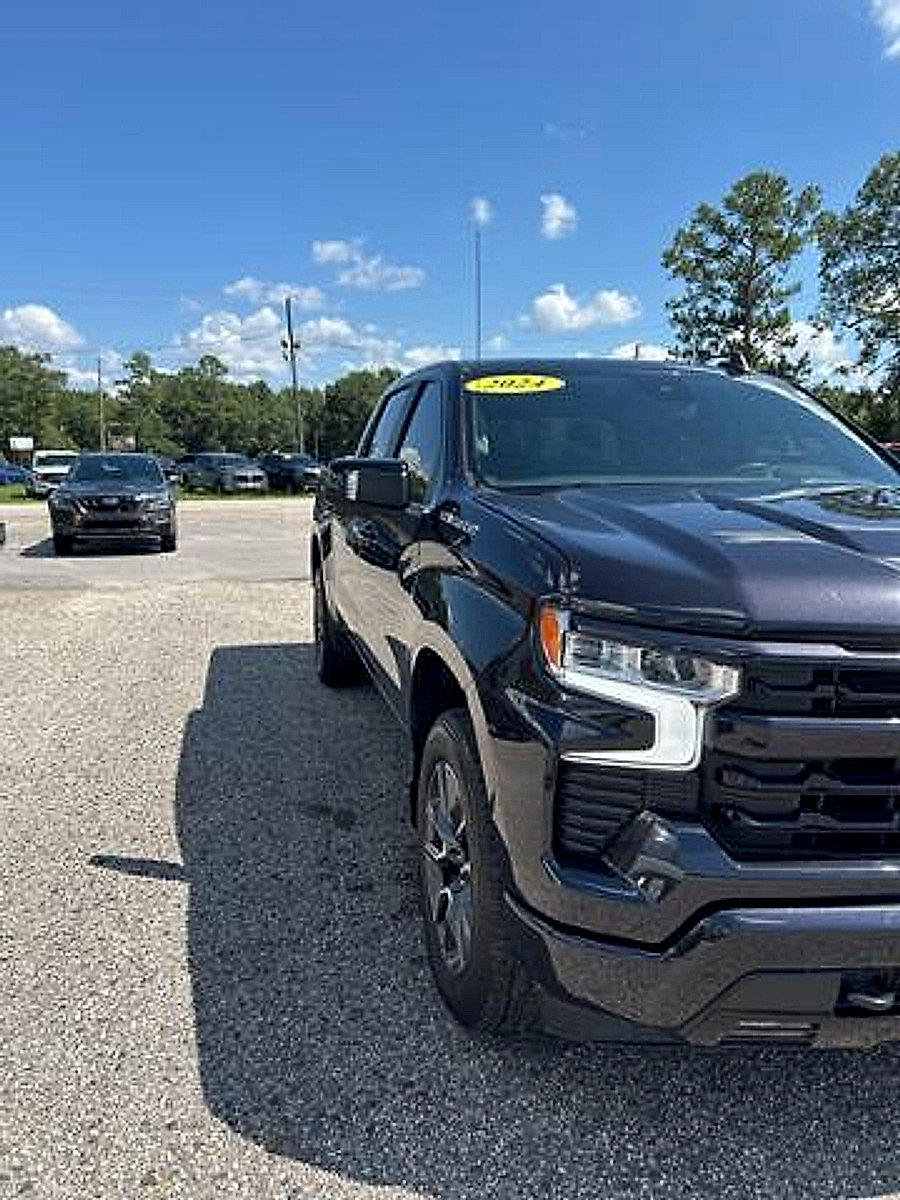 Used 2024 Chevrolet Silverado 1500 RST w/ Convenience Package II image 3