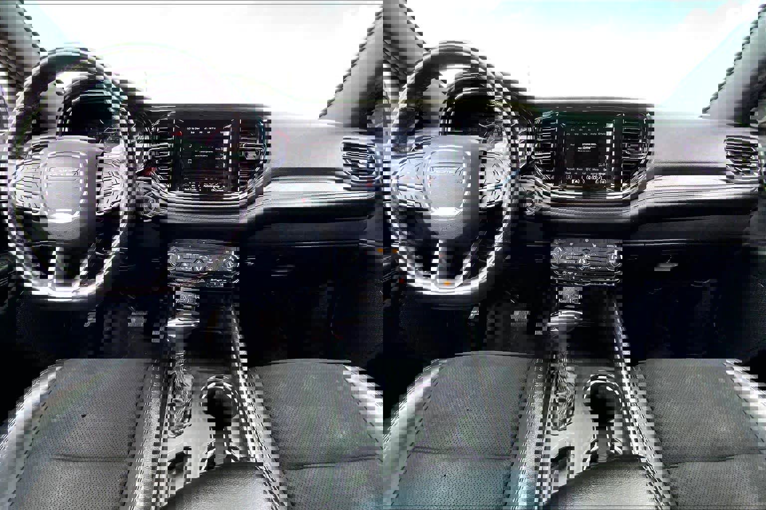 Used 2022 Dodge Durango GT image 28