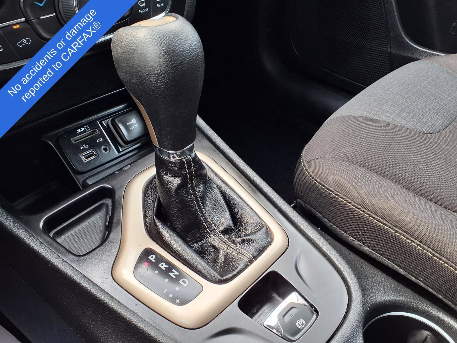 Used 2016 Jeep Cherokee Latitude w/ Cold Weather Group FWD image 25