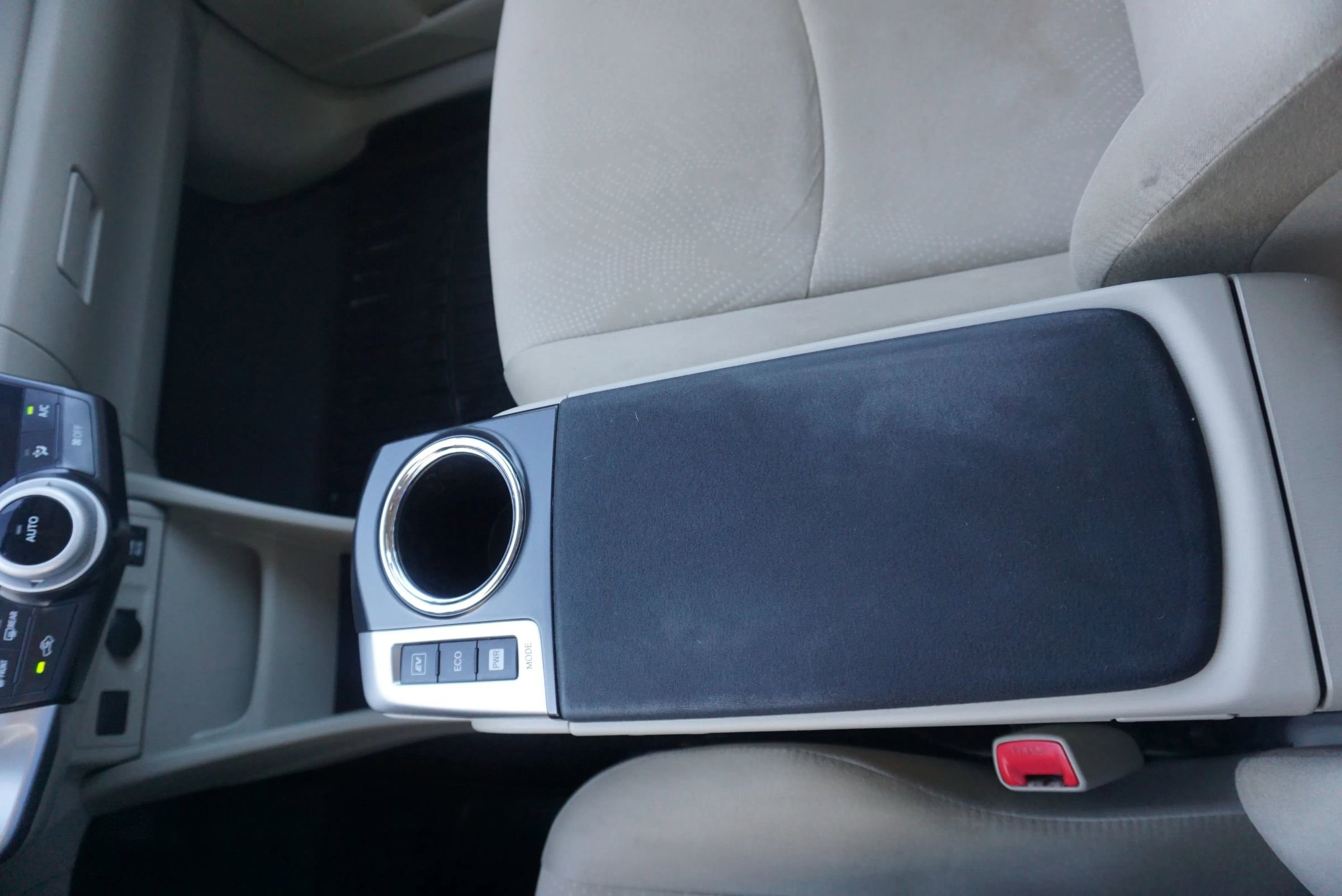 Used 2012 Toyota Prius V Two image 28