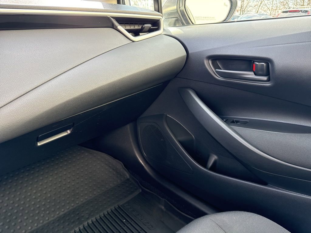 Used 2022 Toyota Corolla LE image 28