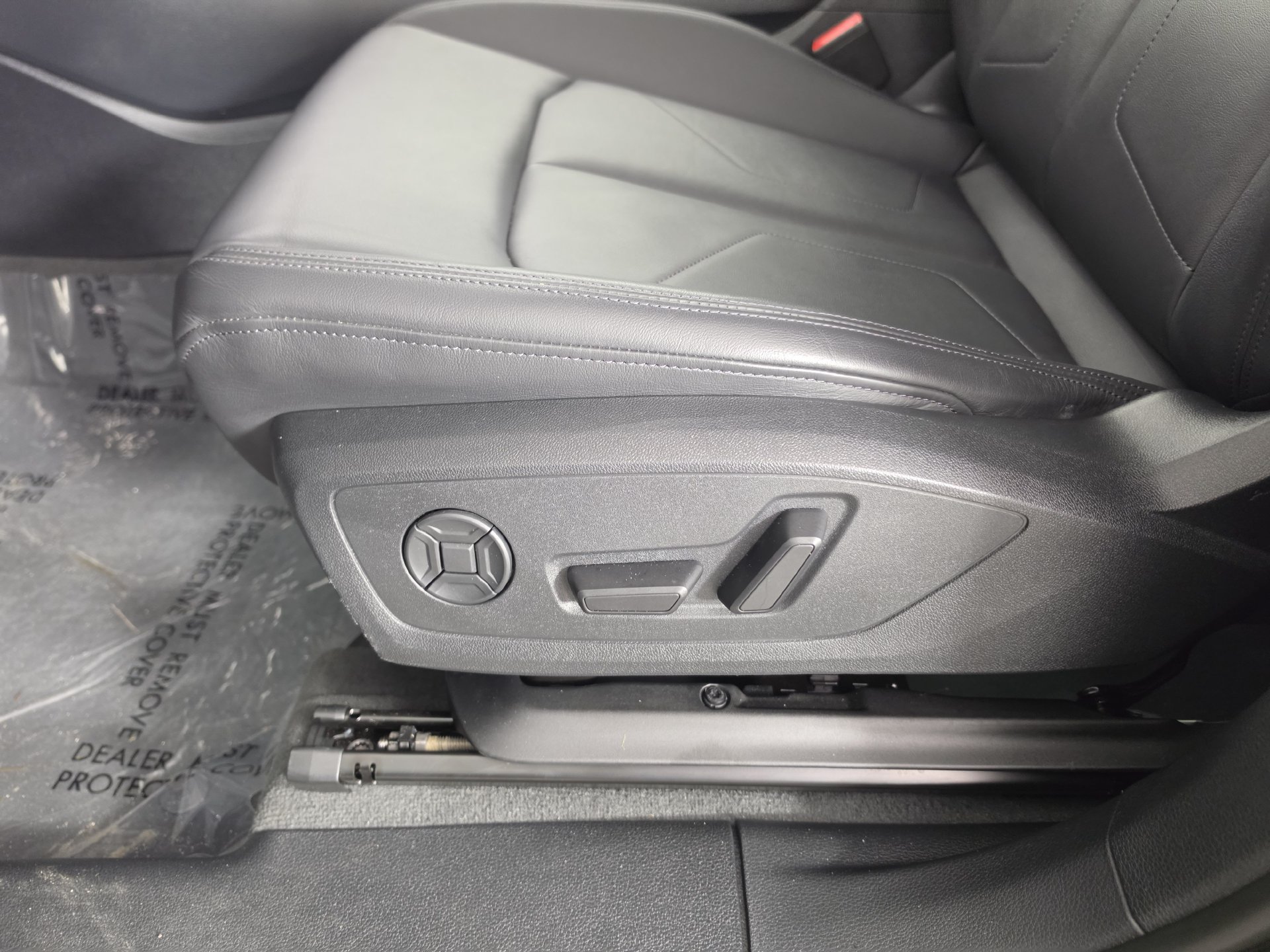 Used 2025 Audi Q3 2.0T Premium w/ Convenience Package AWD/4WD image 4