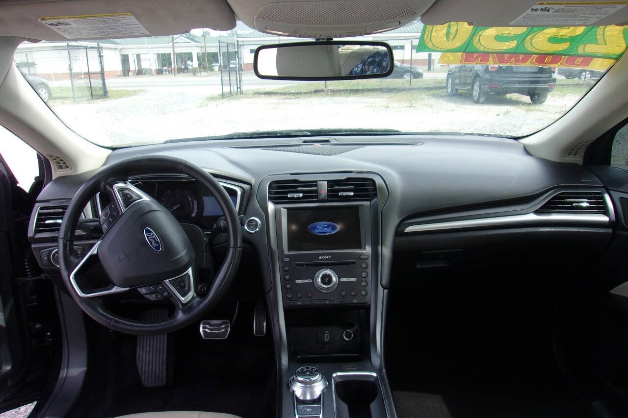 Used 2017 Ford Fusion Titanium FWD image 12