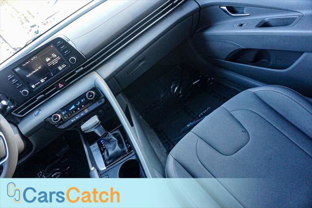 Used 2022 Hyundai Elantra SEL image 25