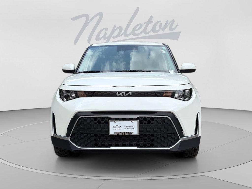 Used 2025 Kia Soul LX w/ LX Technology Package FWD image 9