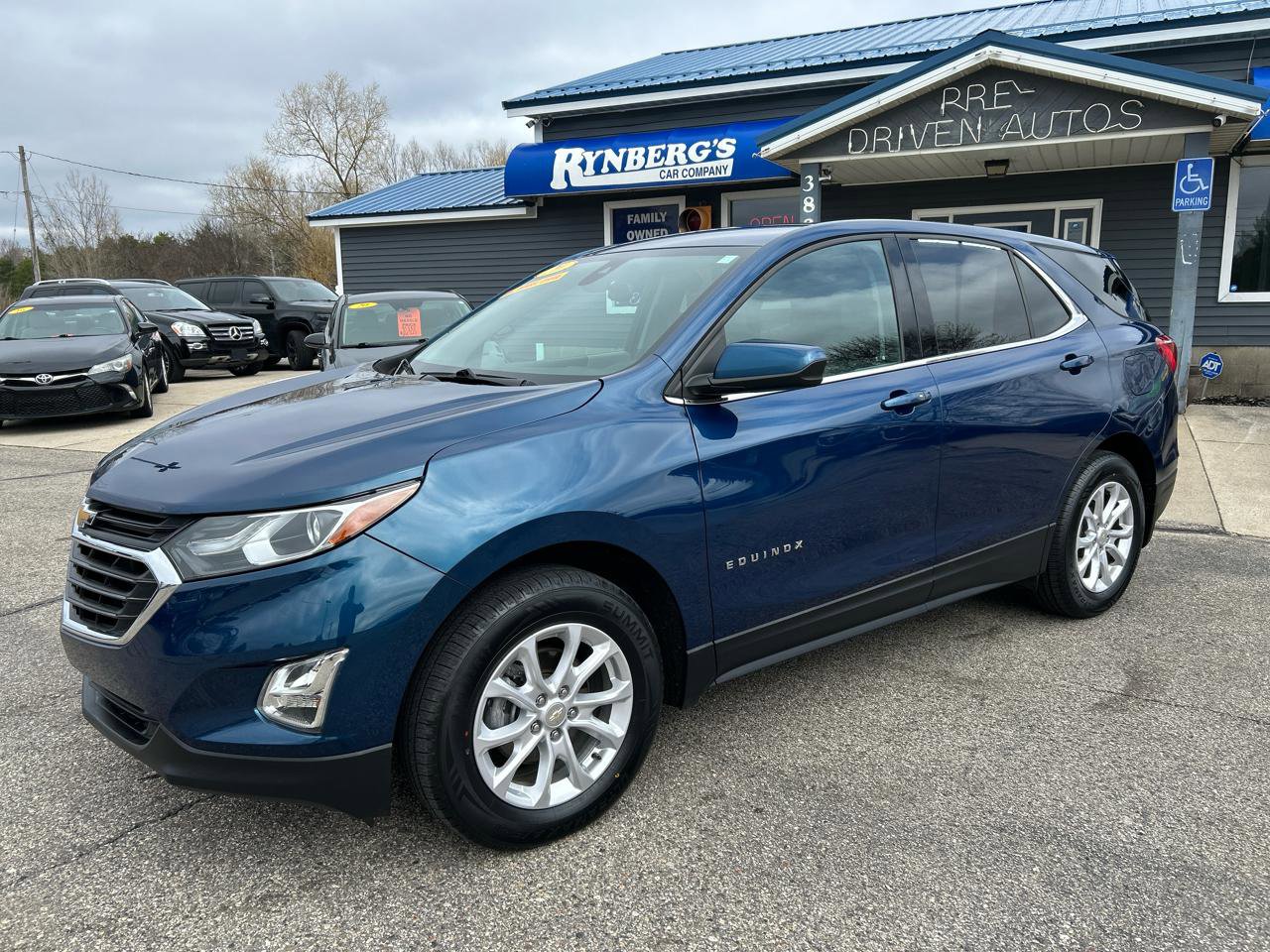Used 2020 Chevrolet Equinox LT w/ Driver Convenience Package image 1