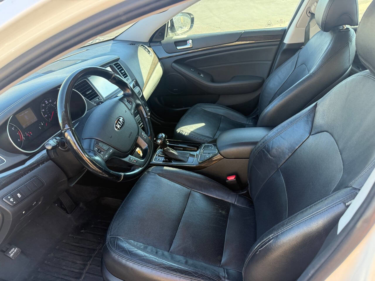 Used 2015 Kia Cadenza Premium image 10