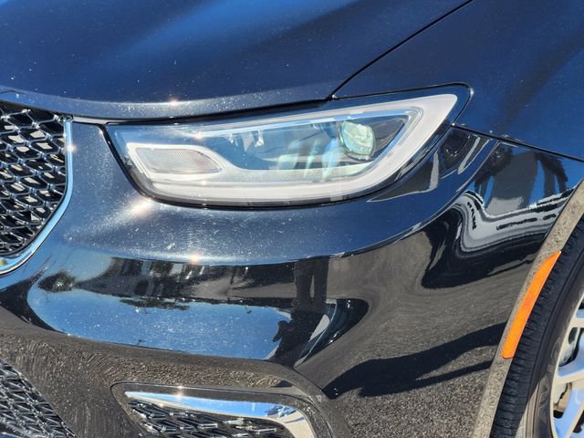 Used 2024 Chrysler Pacifica Touring-L FWD image 7