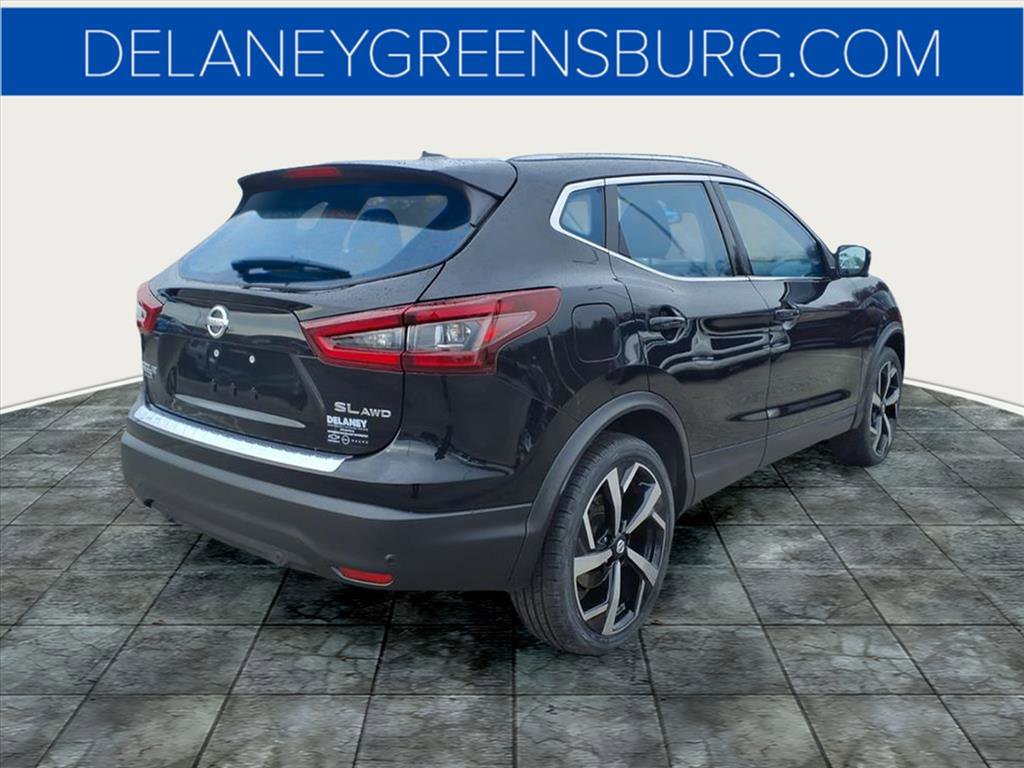 Used 2022 Nissan Rogue Sport SL w/ Premium Package image 3
