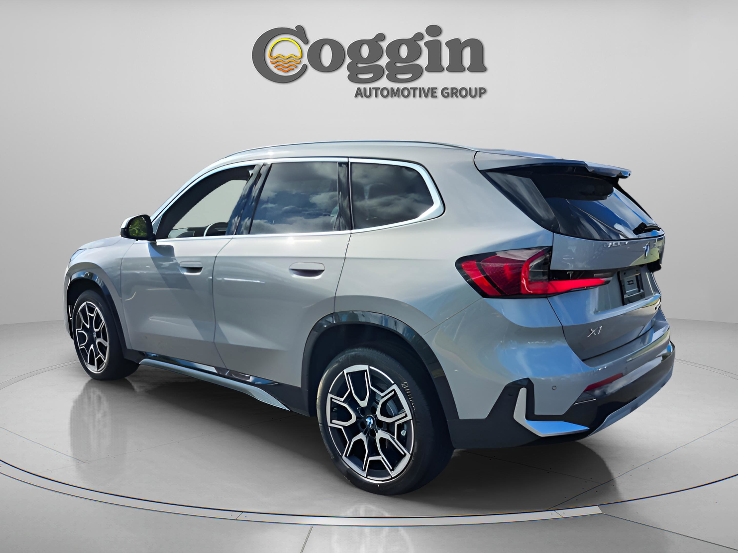 New 2026 BMW X1 xDrive28i w/ M Sport Package AWD/4WD image 4