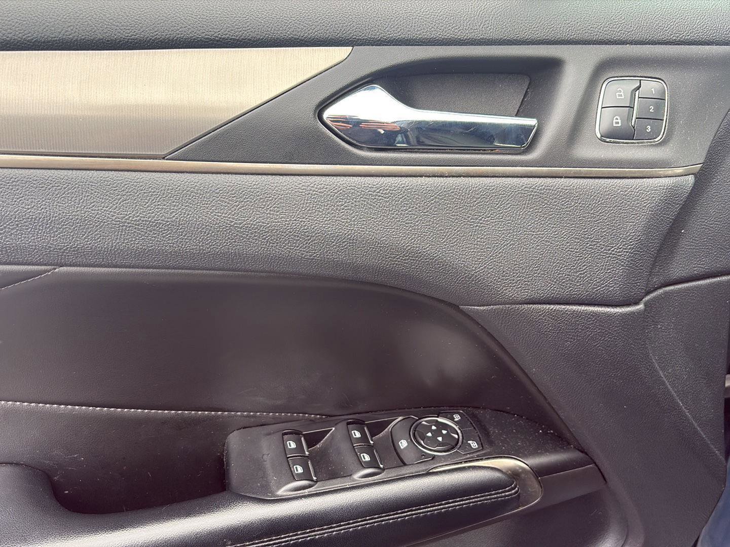 Used 2018 Lincoln MKC Premiere image 12