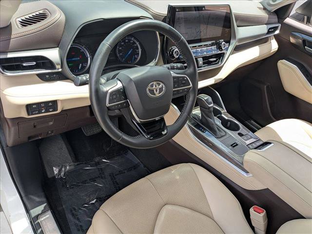 Used 2020 Toyota Highlander Platinum FWD image 9