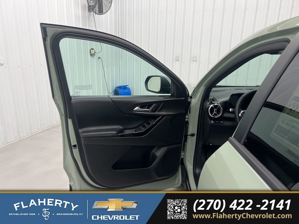 New 2026 Chevrolet Equinox LT image 8