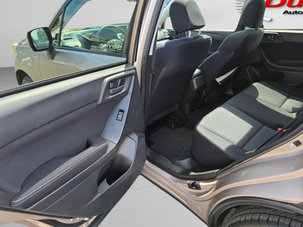 Used 2015 Subaru Forester 2.5i Premium AWD/4WD image 23