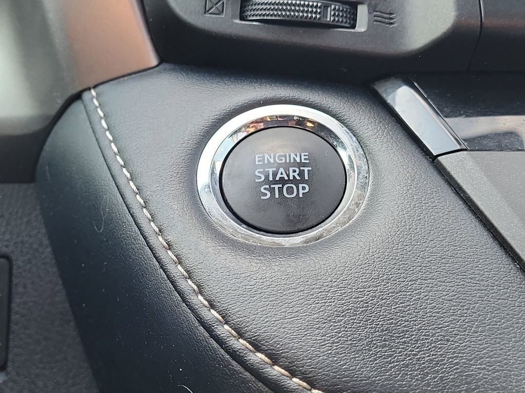 Used 2018 Toyota RAV4 Limited image 35