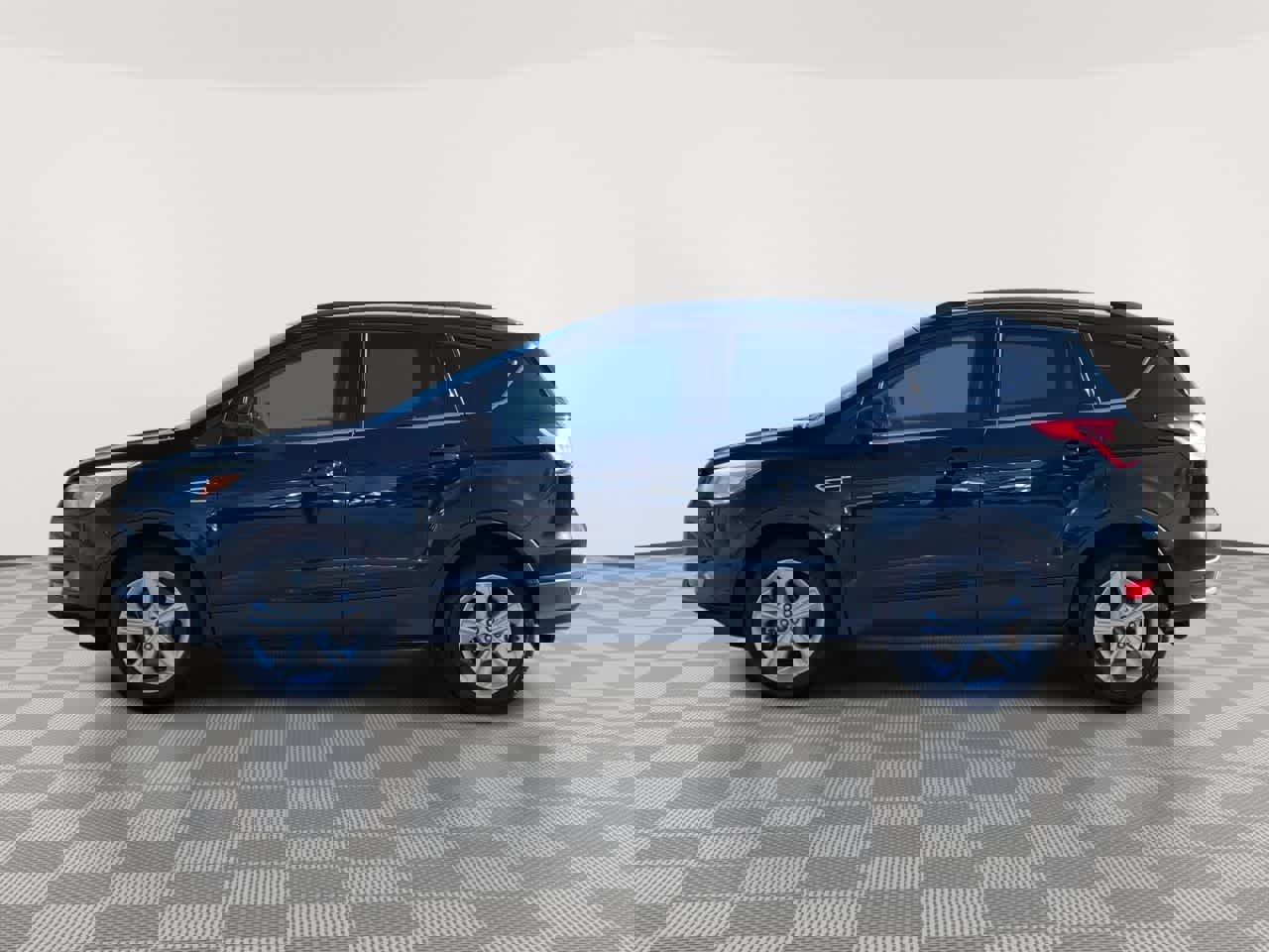 Used 2015 Ford Escape SE w/ Equipment Group 201A image 5