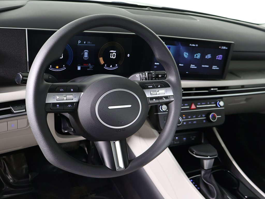 Certified 2025 Hyundai Tucson SE image 22