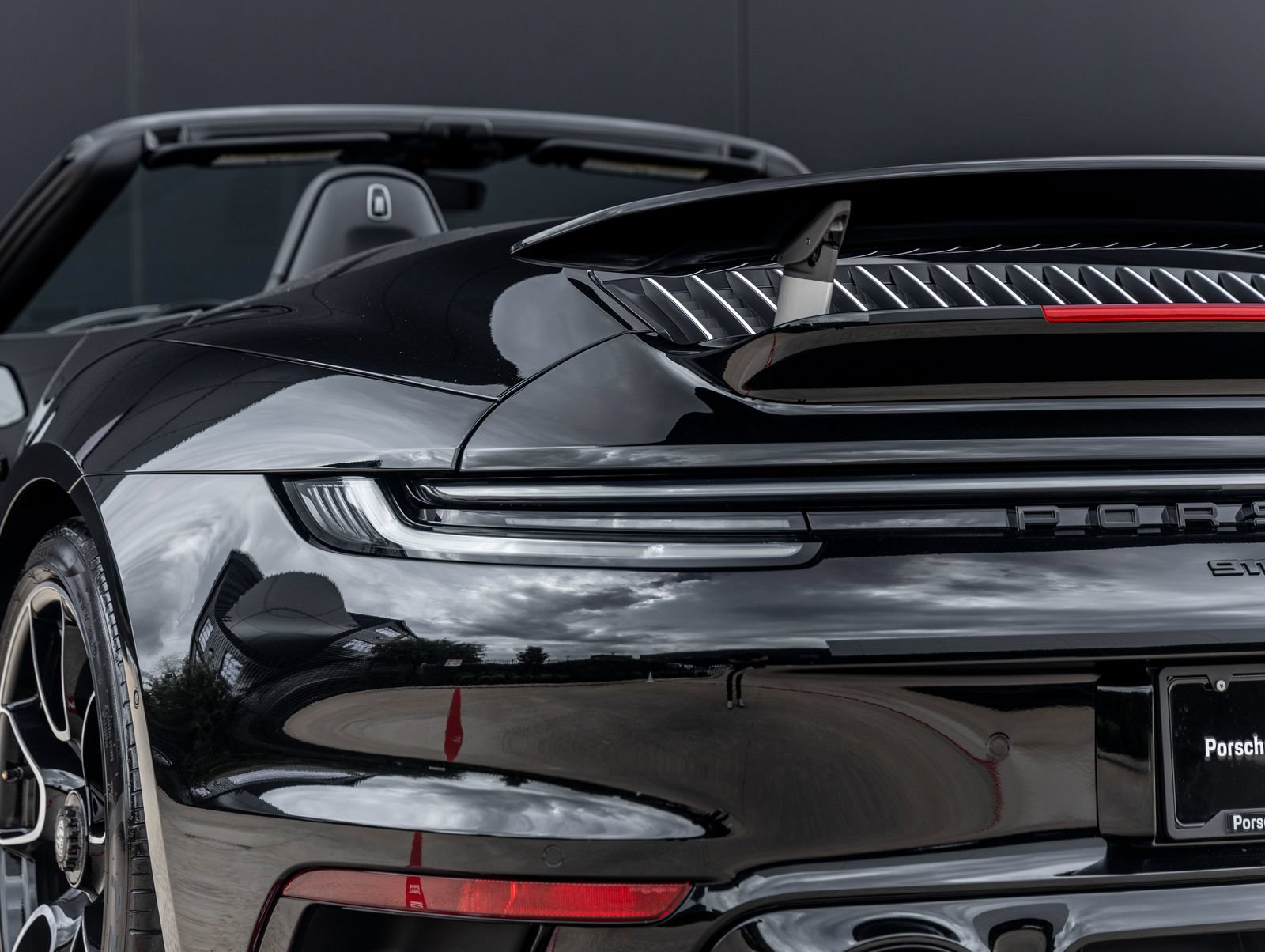 Certified 2024 Porsche 911 Turbo AWD/4WD image 15