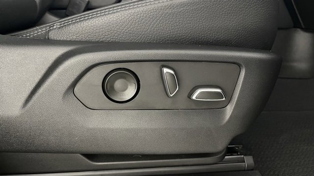 Used 2022 GMC Yukon XL Denali image 53