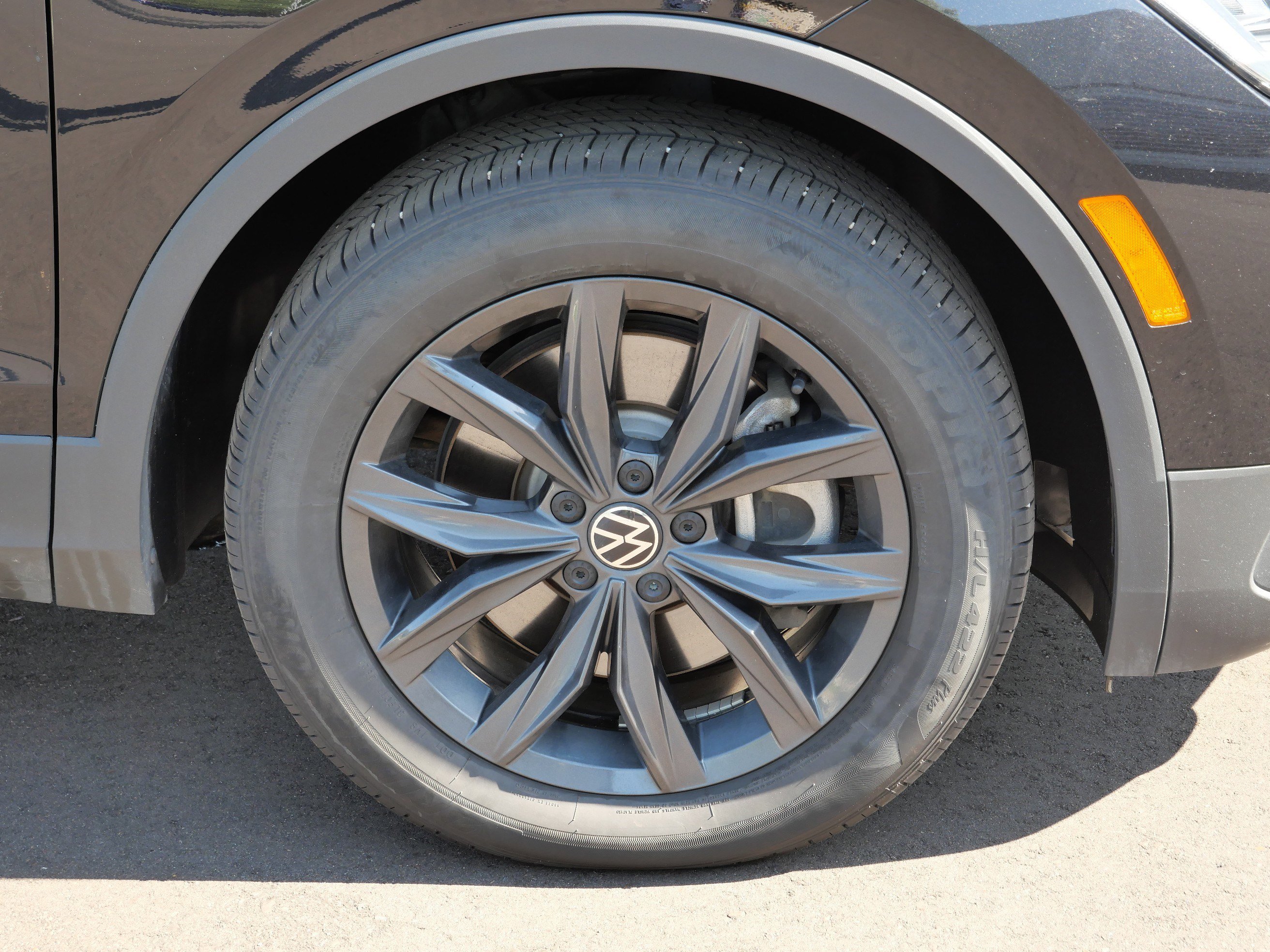 Certified 2024 Volkswagen Tiguan SE image 15