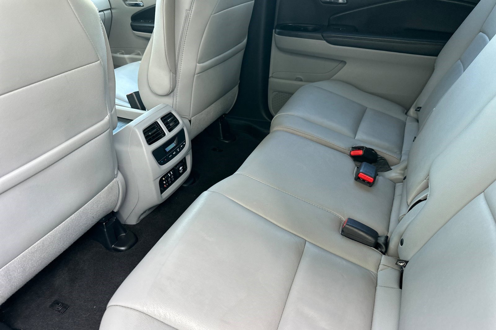 Used 2017 Honda Pilot Touring image 27