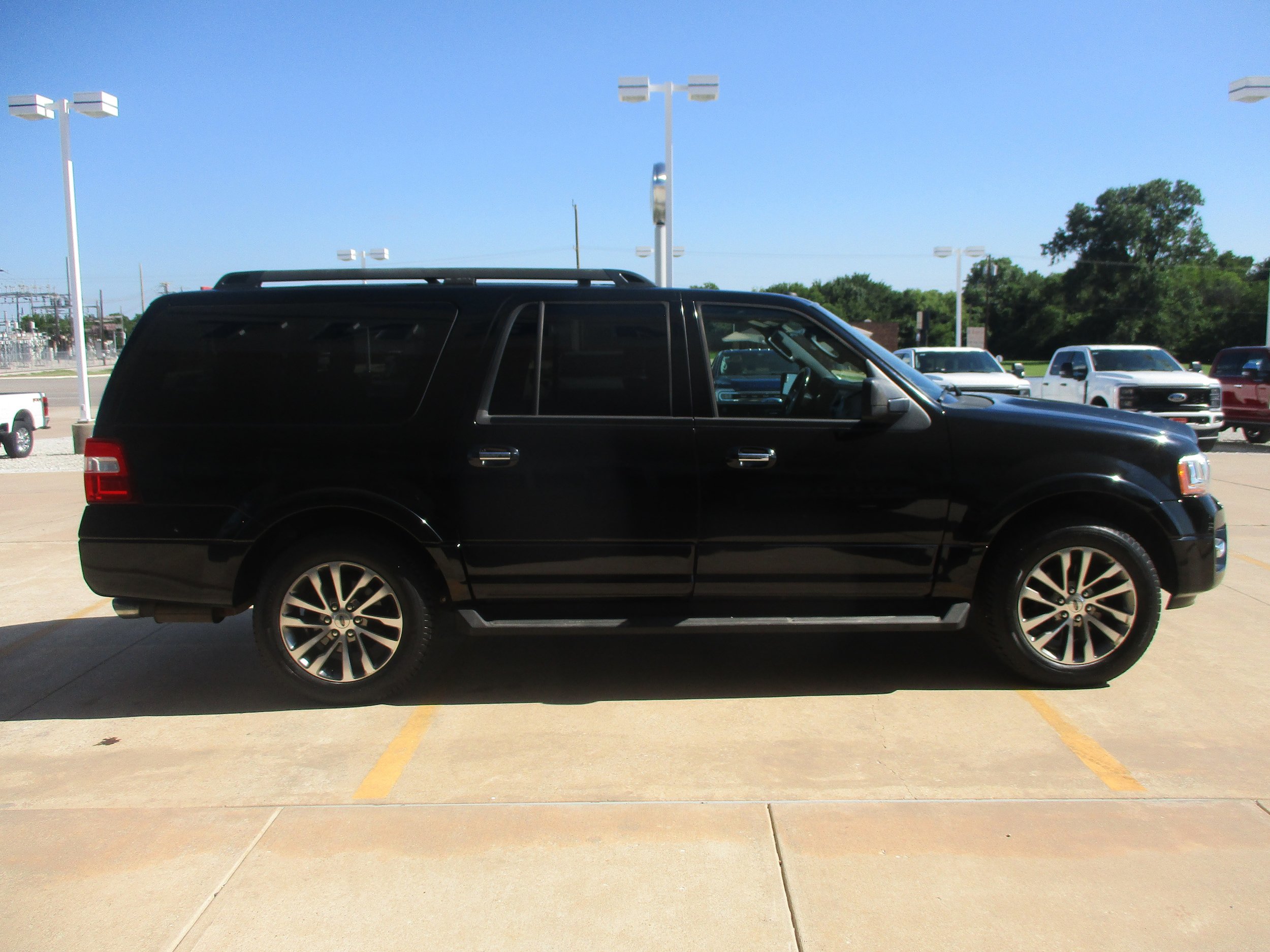 Used 2017 Ford Expedition EL XLT RWD image 8