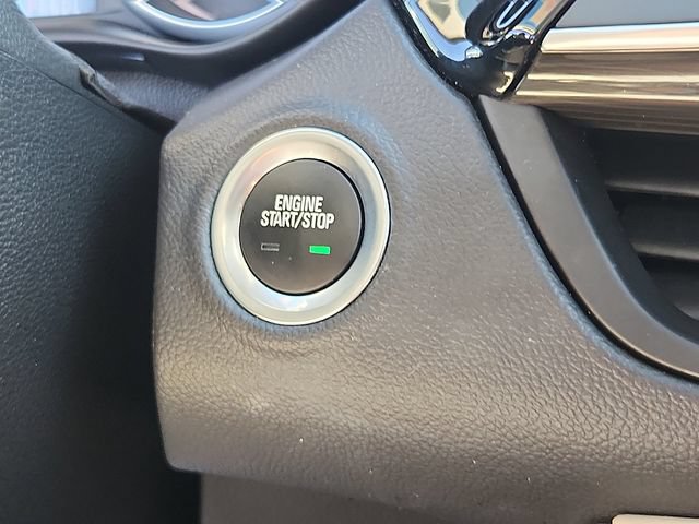 Used 2020 Buick Envision Essence FWD image 24