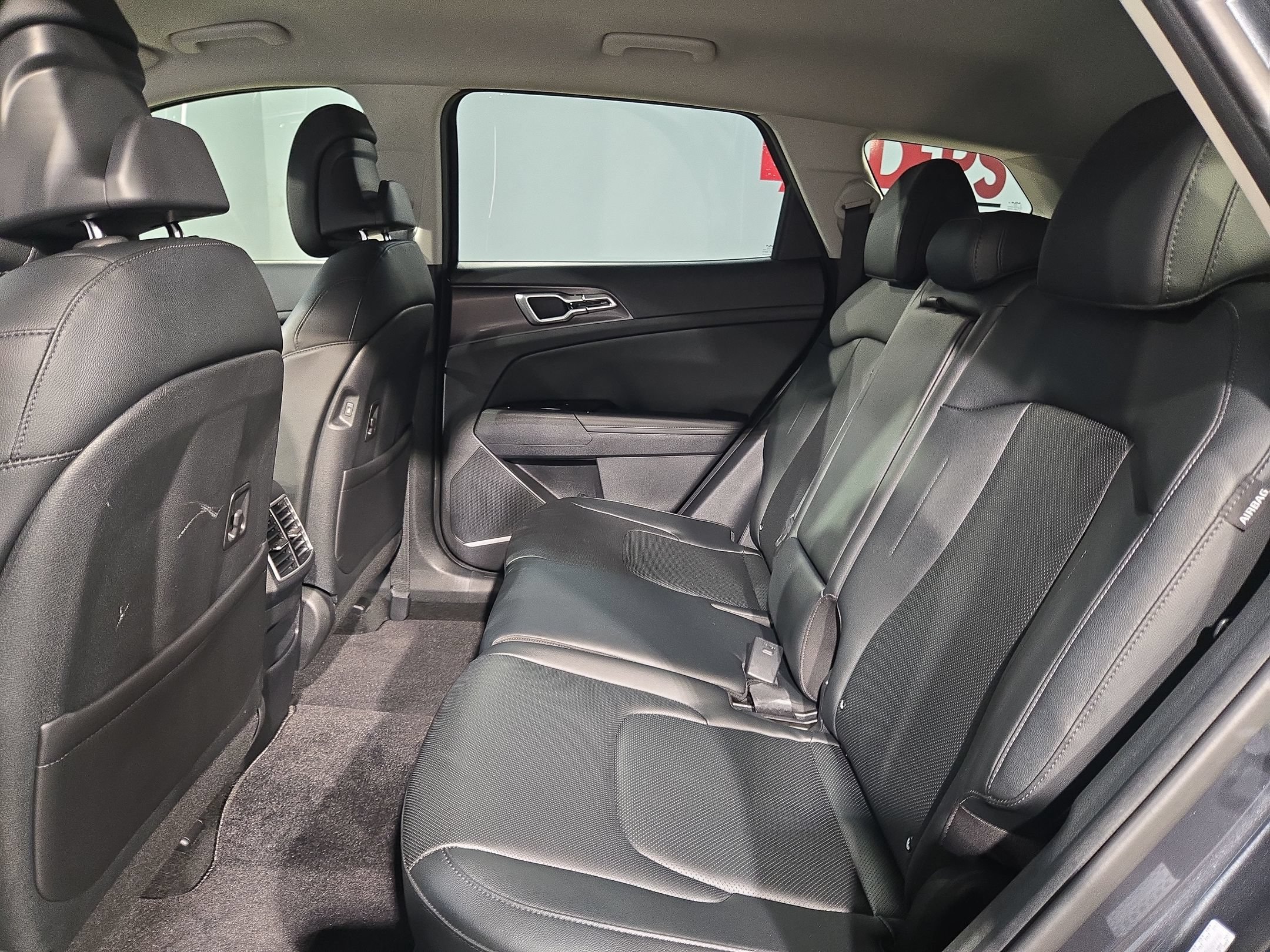 Used 2025 Kia Sportage EX FWD image 35