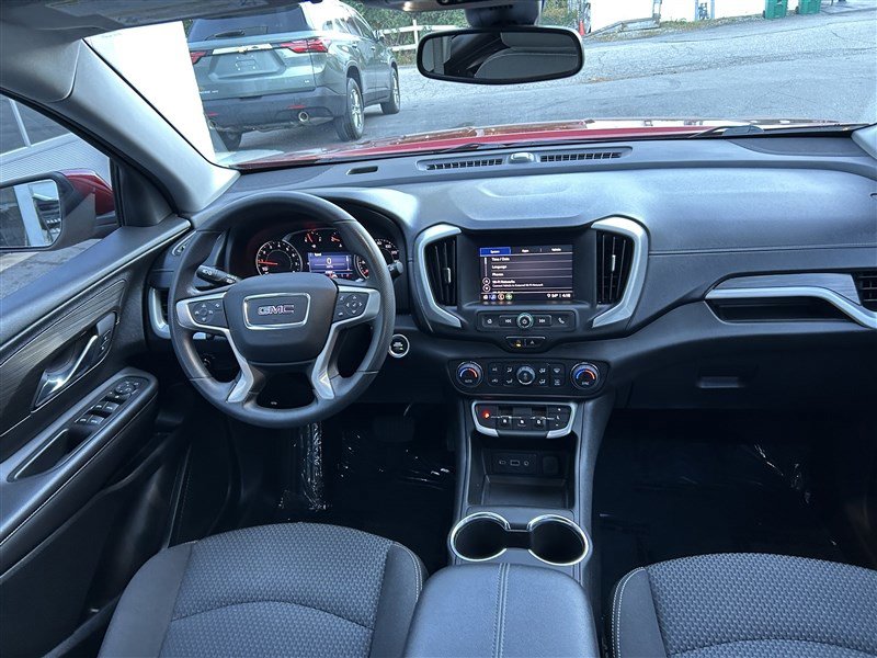 Used 2022 GMC Terrain SLE w/ Driver Convenience Package image 13