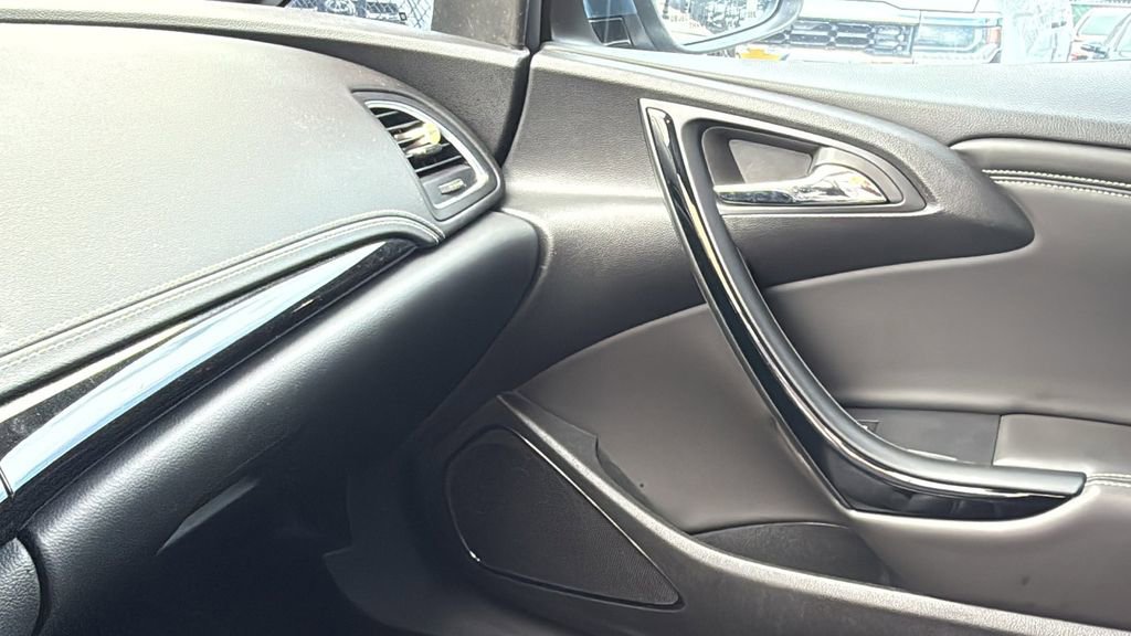 Used 2016 Buick Cascada image 34